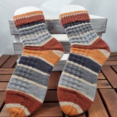 Handgestrickte Socken Gr. 34/35 – mit Waffelmuster
