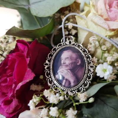 Memorial Brautstrauß Andenken Anhänger Cabochon 18x25mm silberfarbe mit eigenen Bild personalisiert 