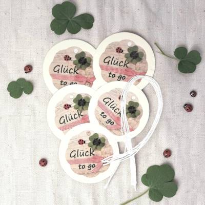 10 Geschenkanhänger Glück to go Marienkäfer – 5 cm Durchmesser, mit Band, handgemacht