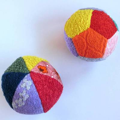 Babyball Baumwolle Frottee Upcycling aus alten Handtüchern 11 -12 cm mit Glöckchen