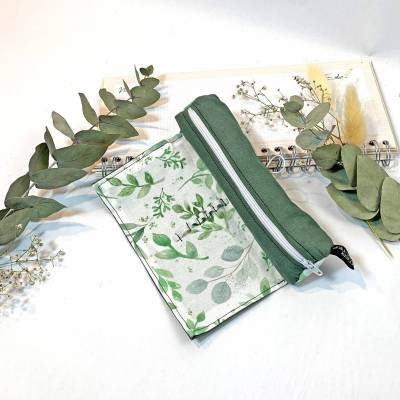 Geschenk Studentin - Stifteetui grün für ca. 12 Stifte,  Federmäppchen mit Gummiband, Stiftemäppchen Mädchen mit Blumen,