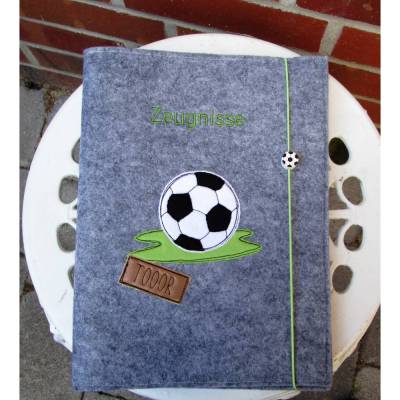 Zeugnissmappe / Zeugnisshülle aus Filz "Fussball"