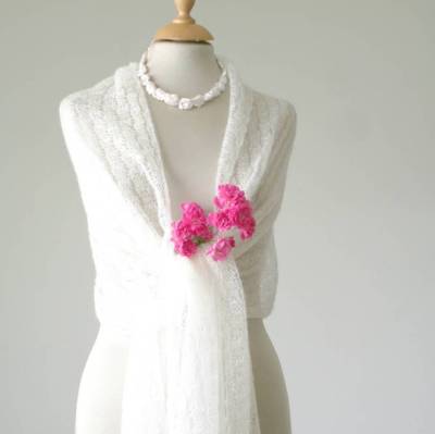 Brautstola  ivory Mohair und Seide, Lace-Stola für die Hochzeit, weiches Umschlagtuch, edles Schultertuch, handgefertigt