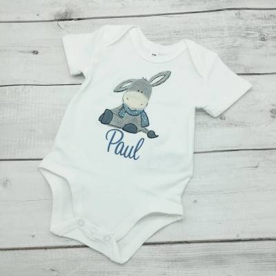 Bestickter Baby Body mit Esel als Geschenk zur Geburt Taufe Pate personalisiert mit Name Geschenkidee für Mädchen+Junge