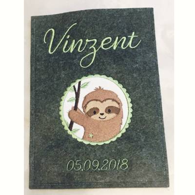 Geschenk Geburt Baby U-Heft, U-Hefthülle aus Filz bestickt personalisiert Motive für Jungen und Mädchen mit Namen und Da