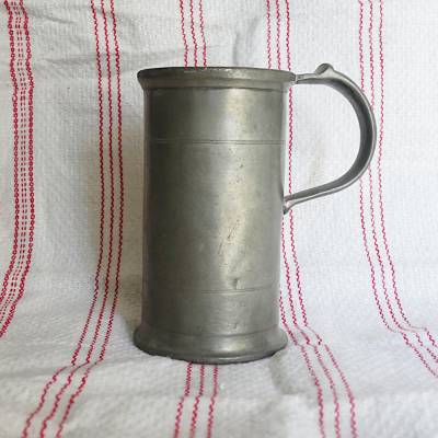 Alter schlichter Zinn Messbecher aus Varel, ½ Liter
