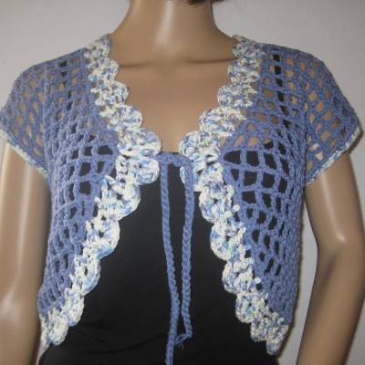 Bolero in Blau-weiß, Sommerjacke, Häkeljacke, Weste