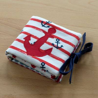 Babybuch aus Biobaumwolle – Handgenähtes maritimes Fühlbuch & Leporello für Babys, Stoffbuch mit Motiven