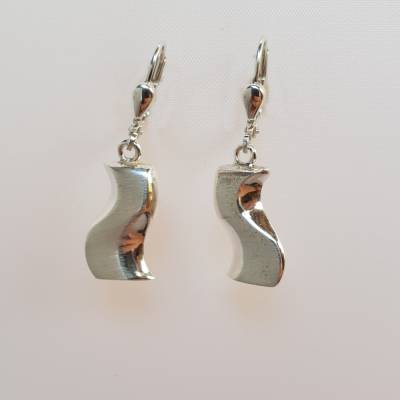 Silber-Ohrhänger 925 – Sterling-Silber- Ohrringe mit welligem Design