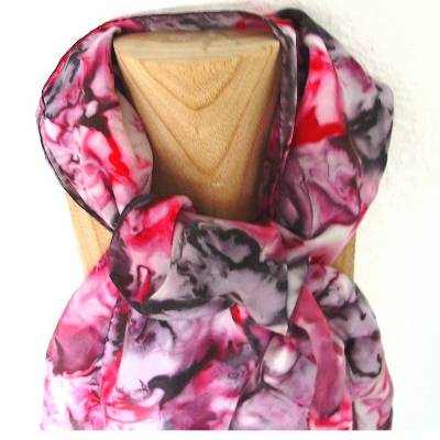 Seidenschal in weinrot-grau-schwarz-weiß aus 100% Seide bemalt in Batiktechnik