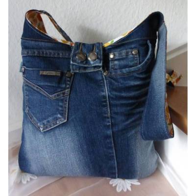 Beuteltasche 'Sophie', Jeans-Upcycling, 2 in 1, beidseitig tragbar, Verschlussriegel, Unikat hessmade