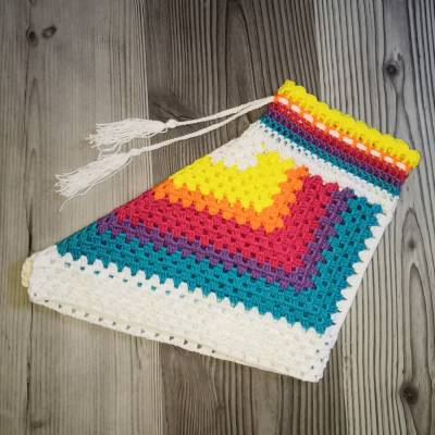 Handgehäkelte Bunte Sommer Shorts Kordelzug Baumwolle 64cm – Strand Essential