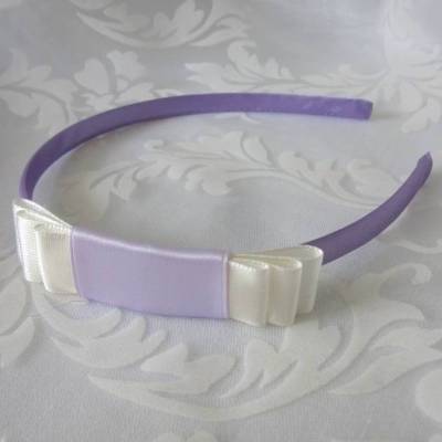 Eleganter Haarreif Fascinator in Flieder und Cremeweiß mit einer Schleife "Helene"