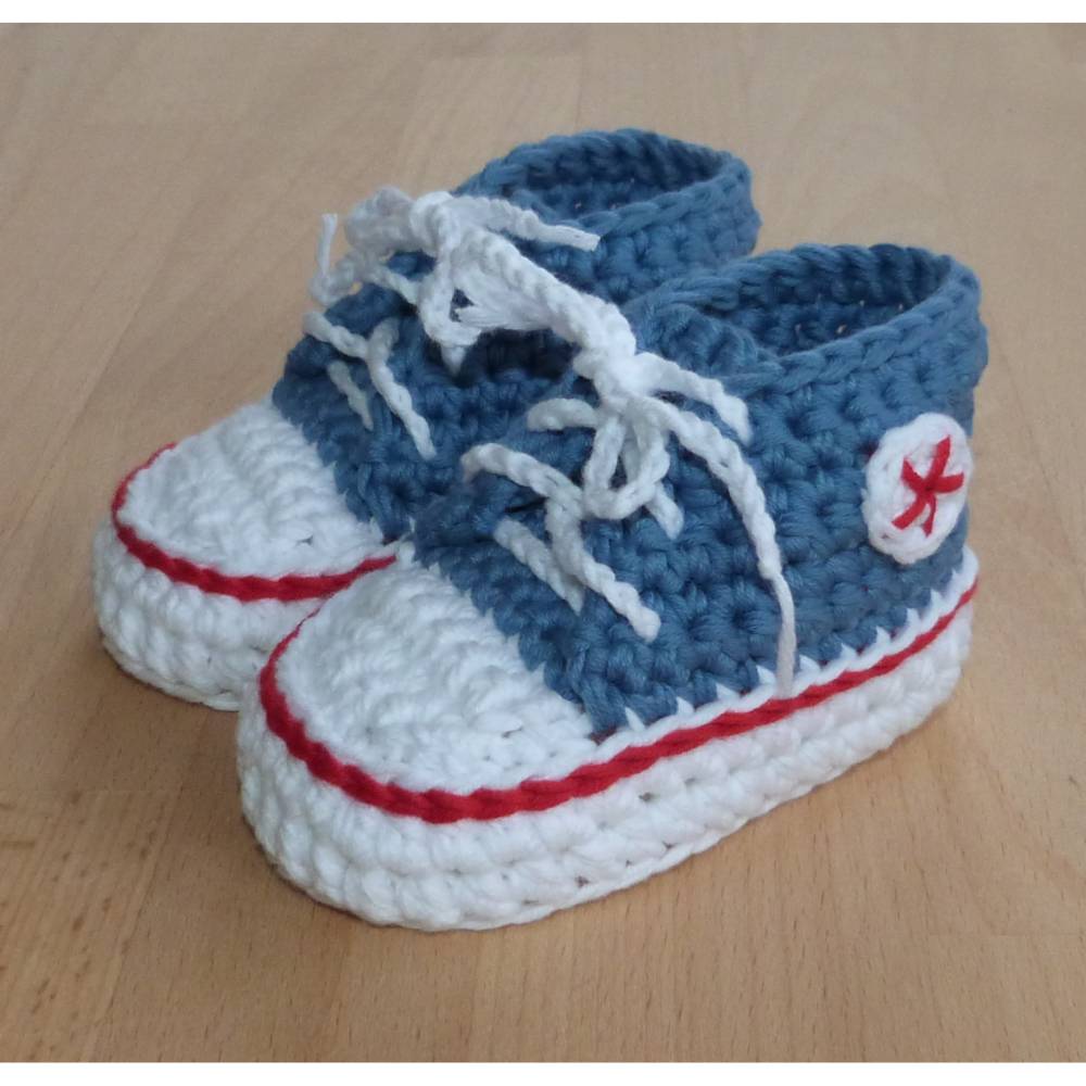 Häkelanleitung Baby-Turnschuhe in 3 Größen, pdf-Datei Bild 1