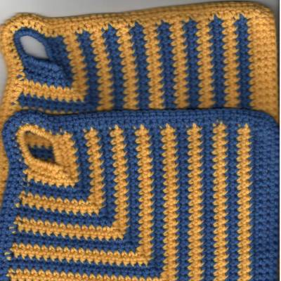 T0078 gehäkelt 2 Topflappen Untersetzer ca. 20 x 20 cm Baumwolle Handarbeit dunkelblau jeansblau blau gelb Küche
