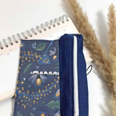 personalisiertes Federmäppchen Studium, kleines Stiftemäppchen blau für Schule oder Uni, Stifteetui mit Gummiband, klein