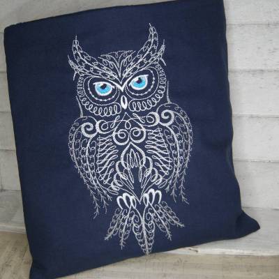 Buchhülle, Buchtasche mit Stickerei Eule in Weiß und Grau