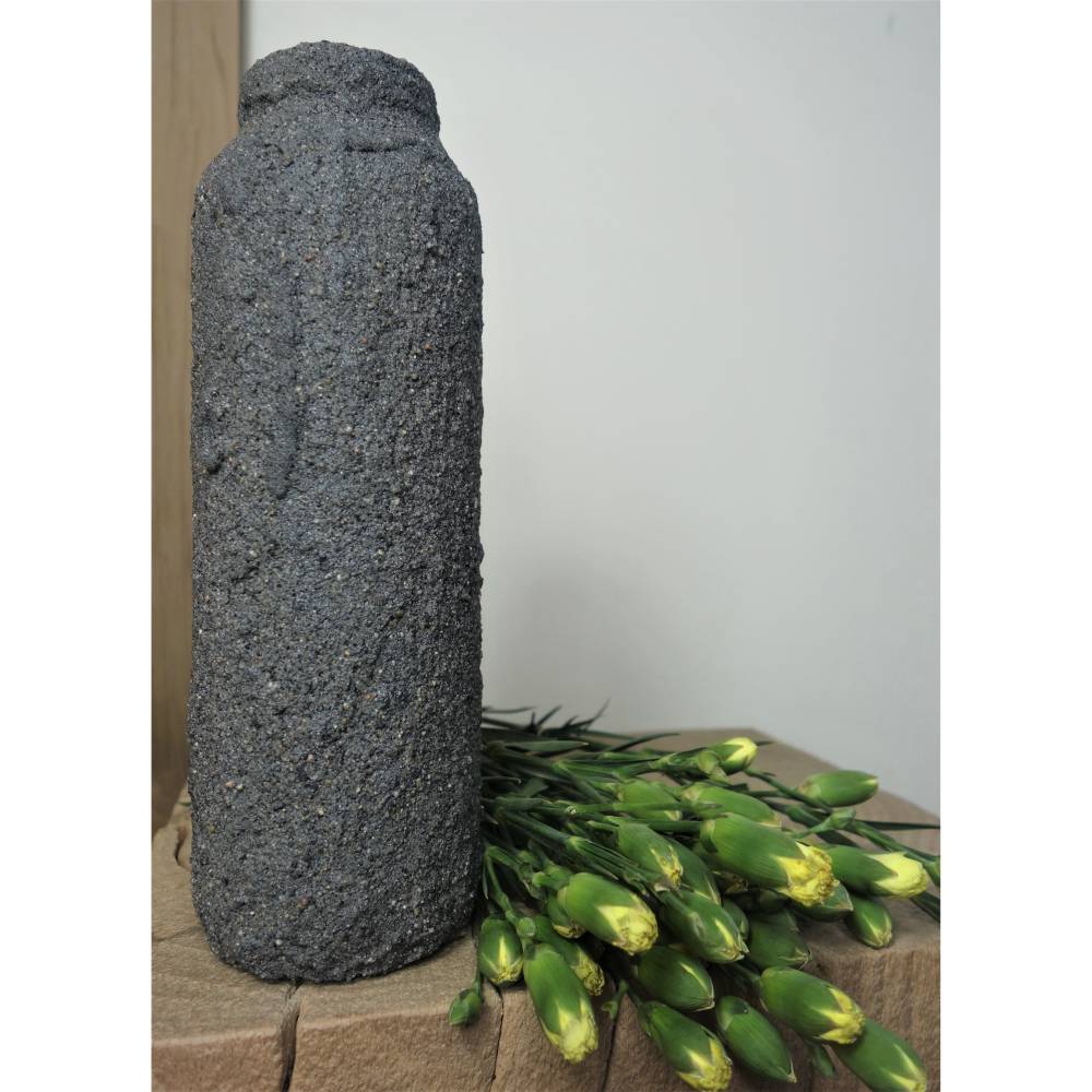 Handgemachte Upcycling Vase in Asphaltoptik | nachhaltige Dekovase anthrazit | moderne Deko für Regal & Wohnzimmer Bild 5