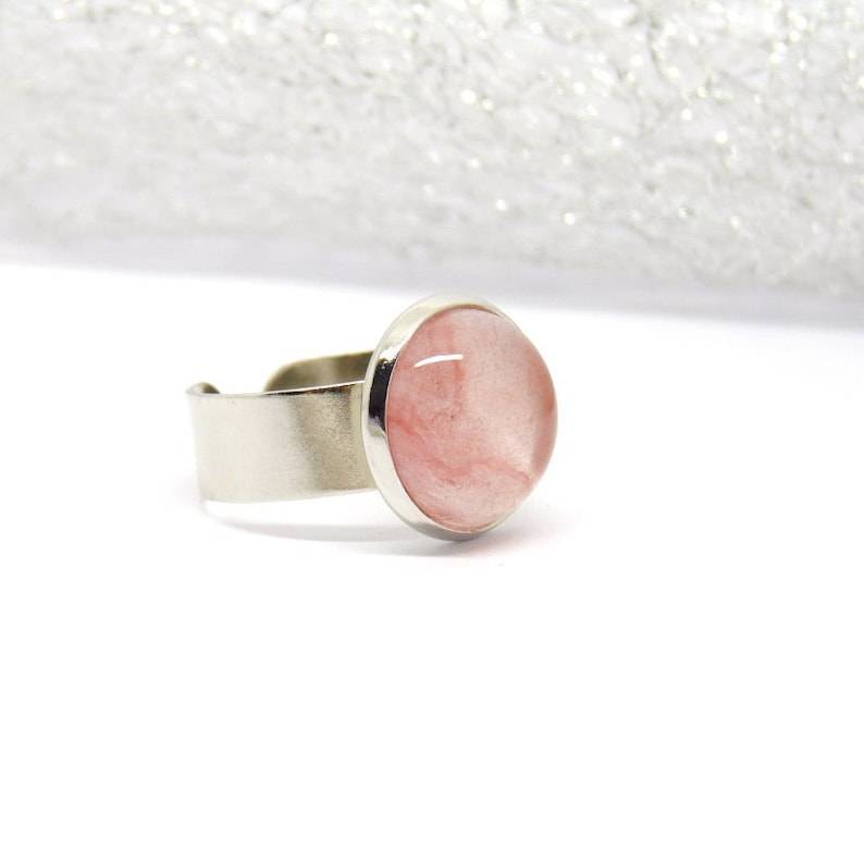 Ring mit Kirschquarz Cabochon Bild 2
