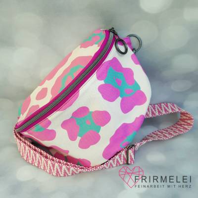 Leichte Bauchtasche in weiß/pink/türkis Leomuster