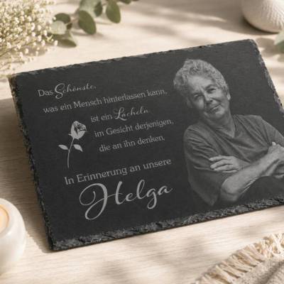 Personalisierte 30 x 20 cm Schiefertafel mit Gravur als Gedenkstein – Gravurschmuck mit Foto und Wunschtext