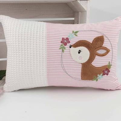 Kinderkissen mit Name – Reh Kitz Kuschelkissen Waldtiere – Personalisiertes Namenskissen Geschenk zur Geburt, Taufe & Einschulung