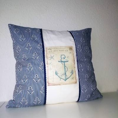 Kissenhülle maritim Ankerplatz – handgemachte maritime Deko in Blau-Weiß 50x50cm