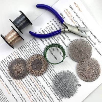 Anleitungsset Anfänger + Fortgeschrittene - Schmuck aus Draht stricken / BLUME & WENDESCHEIBE m. FARBWECHSEL / deutsch /