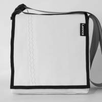 Leonca Tasche aus recyceltem Segel  in 5 Größen