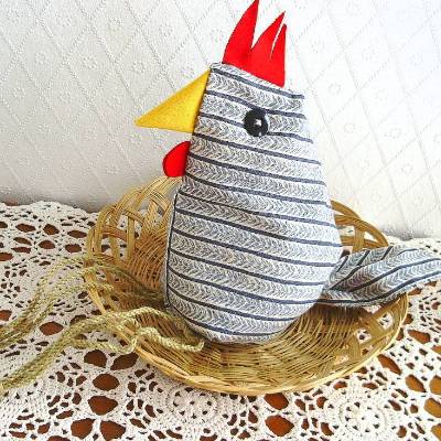 Stoffhuhn Alma nicht nur zu Ostern ein schönes Deko-Objekt