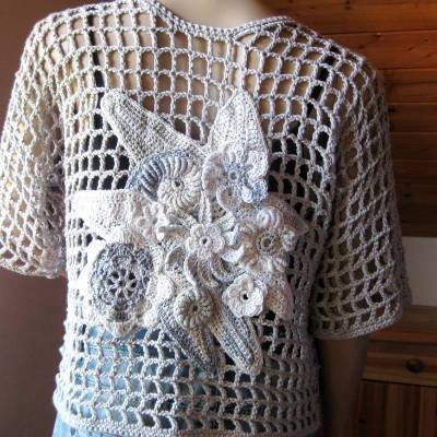 Einzigartige Häkeljacke mit großer 3D-Freeform-Applikation, Sommerjacke, Bolero 