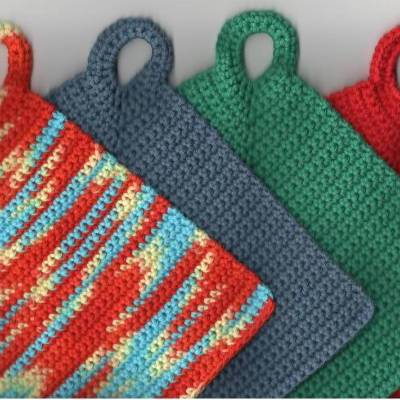 T0110 gehäkelt Topflappen 4 Stück Untersetzer ca. 20 x 20 cm Baumwolle Handarbeit in Farbe 4 rot grün jeans blau Küche
