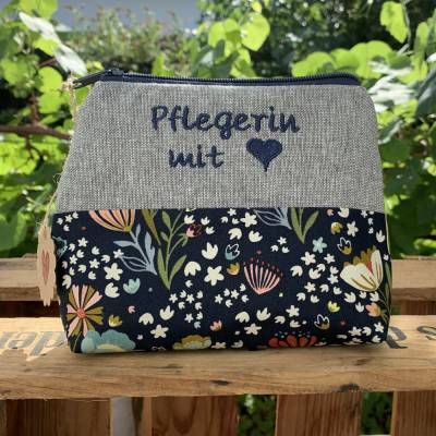 Pflegerin mit Herz // Schminktasche // Kosmetiktasche // Geschenk // Schminktäschchen // Kulturbeutel