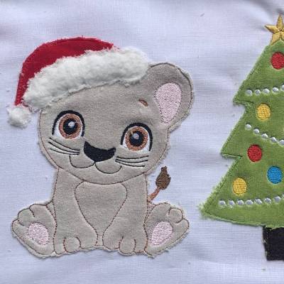 Stickdatei Löwe / Katze Weihnachten, Weihnachtsbaum Maschinenstickerei Set 727