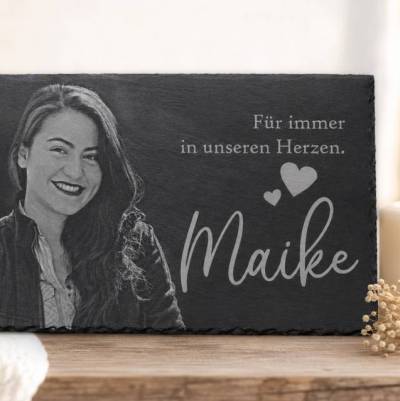 30 x 15 cm Schiefertafel personalisiert mit Gravur, Foto & Wunschtext als wetterfester Gedenkstein