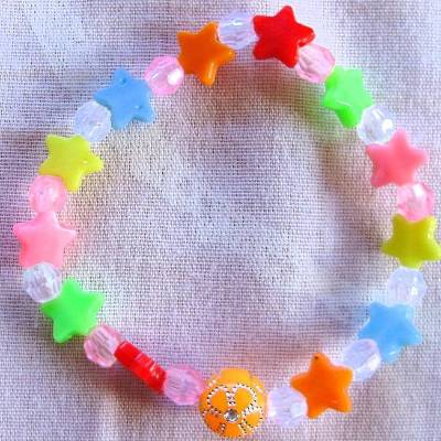 Kinderarmband Bunte Sternchen für kleine Mädchen handgemacht von Hobbyhaus