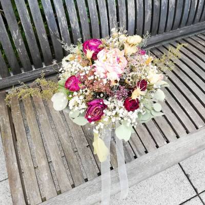 Brautstrauß aus getrockneten Blumen (teils in Bio-Qualität) in Boho-Style