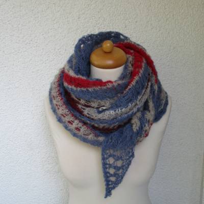 Dreiecktuch gestrickt in asymetrischer Form aus Alpaka und Seide