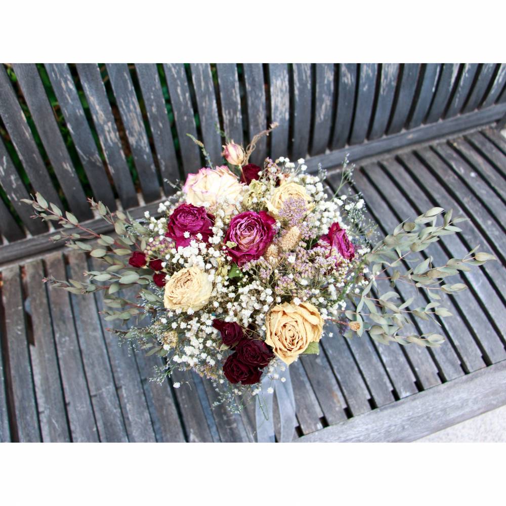 Brautstrauss Boho asymmetrisch Blumenstrauss aus ungespritzten getrockneten Rosen, Eukalyptus,etc. (teils Bio-Trockenblu