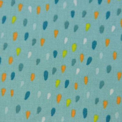 hellblauer Baumwollstoff mit bunten Tropfen Sprenkeln 50 cm x 150 cm