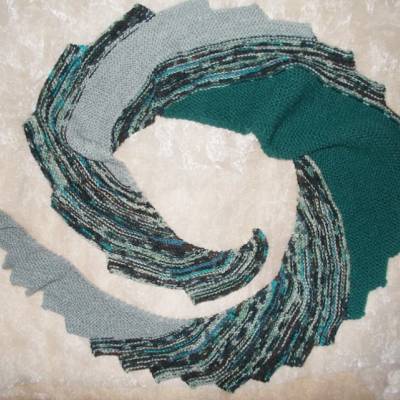 DRACHENSCHWANZ Schal  wunderschöner Strickschal *Drachenschwanz grün* Handarbeit Unikat gestrickt