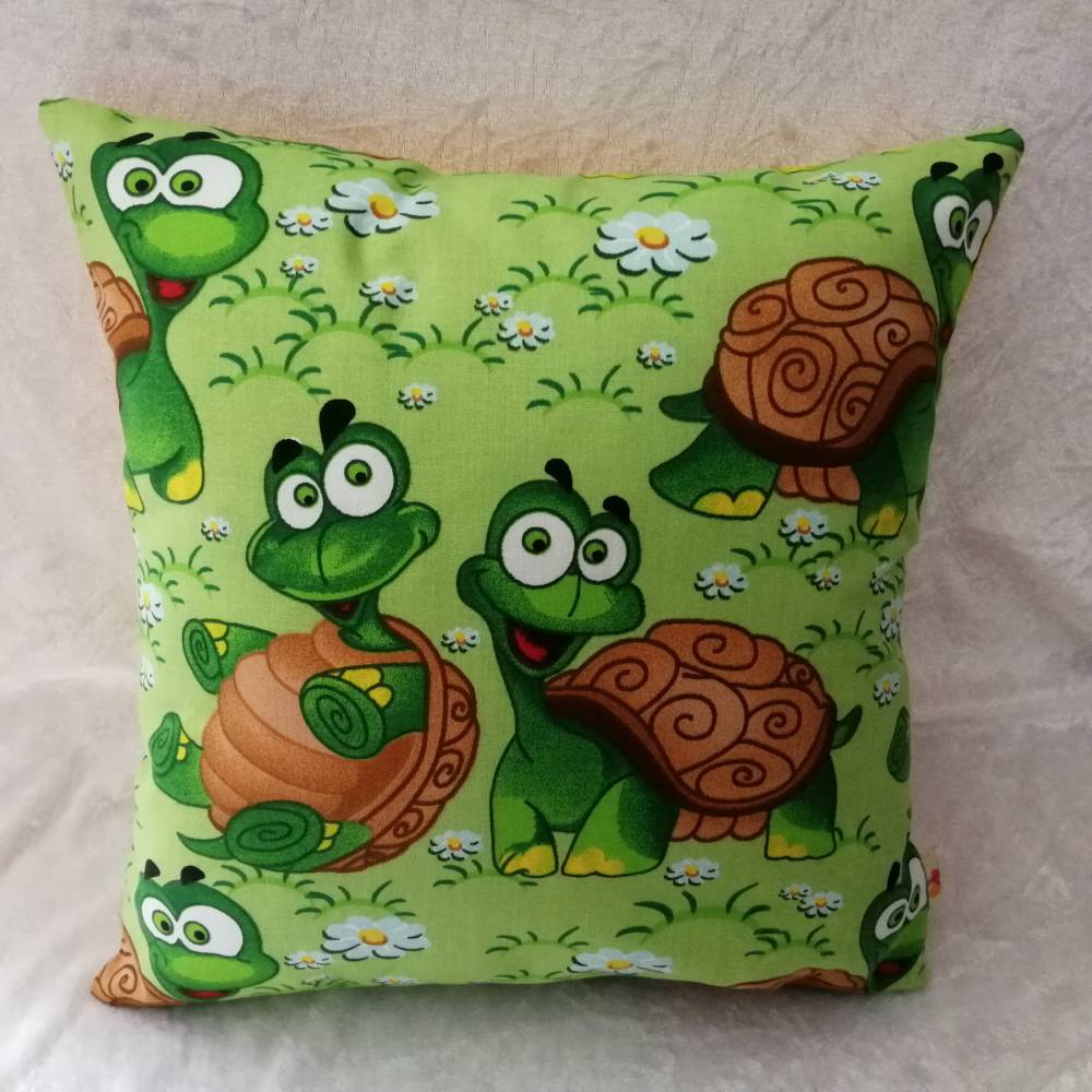 Dekokissen fürs Kinderzimmer – Kissen Bezug 30x30 cm mit Schildkröten Motiv, handgefertigt aus Baumwolle