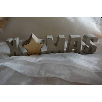 X MAS  Weihnachtlicher Schriftzug aus Beton - Buchstaben + Stern in wunderschöner Holzkiste