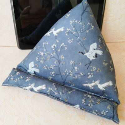 Tablet-Kissen, Tabletstütze, Tablethalter, mit Kranich -Motiven, Japanstoff 