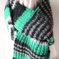 Herrenschal in grün-grau-schwarz handgestrickt von Hobbyhaus