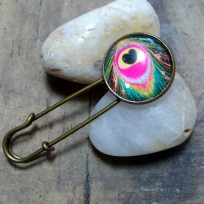Tuchnadel/Kiltnadel mit Pfauenfeder in pink