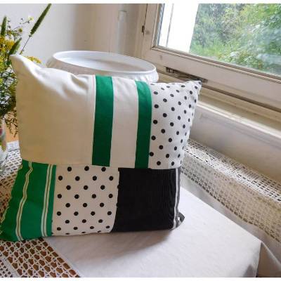Dekokissen grün weiß , Patchworkkissen , kleines Kissen