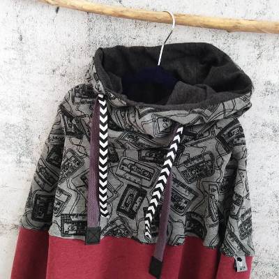 Hoodie / Kapuzenpullover RETROKASSETTEN | Kinder Gr. 146 - angeraut | RÄUBERKIND