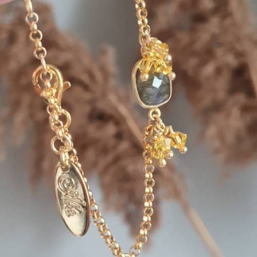 goldenes Armband mit Labradorit und gelben Kristallen, Silber vergoldet