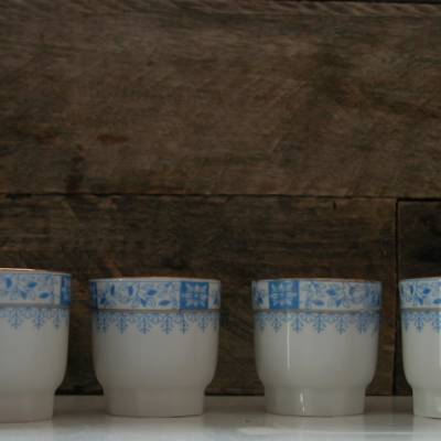 6 Porzellan Eierbecher China blau – Vintage Design, leichte Gebrauchsspuren